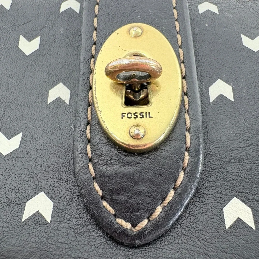 Fossil Wallet Clutch‎ Black White Arrow Print Leather Turnlock Bifold